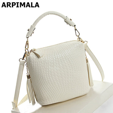 ARPIMALA 2017 Summer Bags Luxury Handbags Knitted Women Bags Designer Purses High Quality Fringe Ladies Hand Bags Tote Crossbody